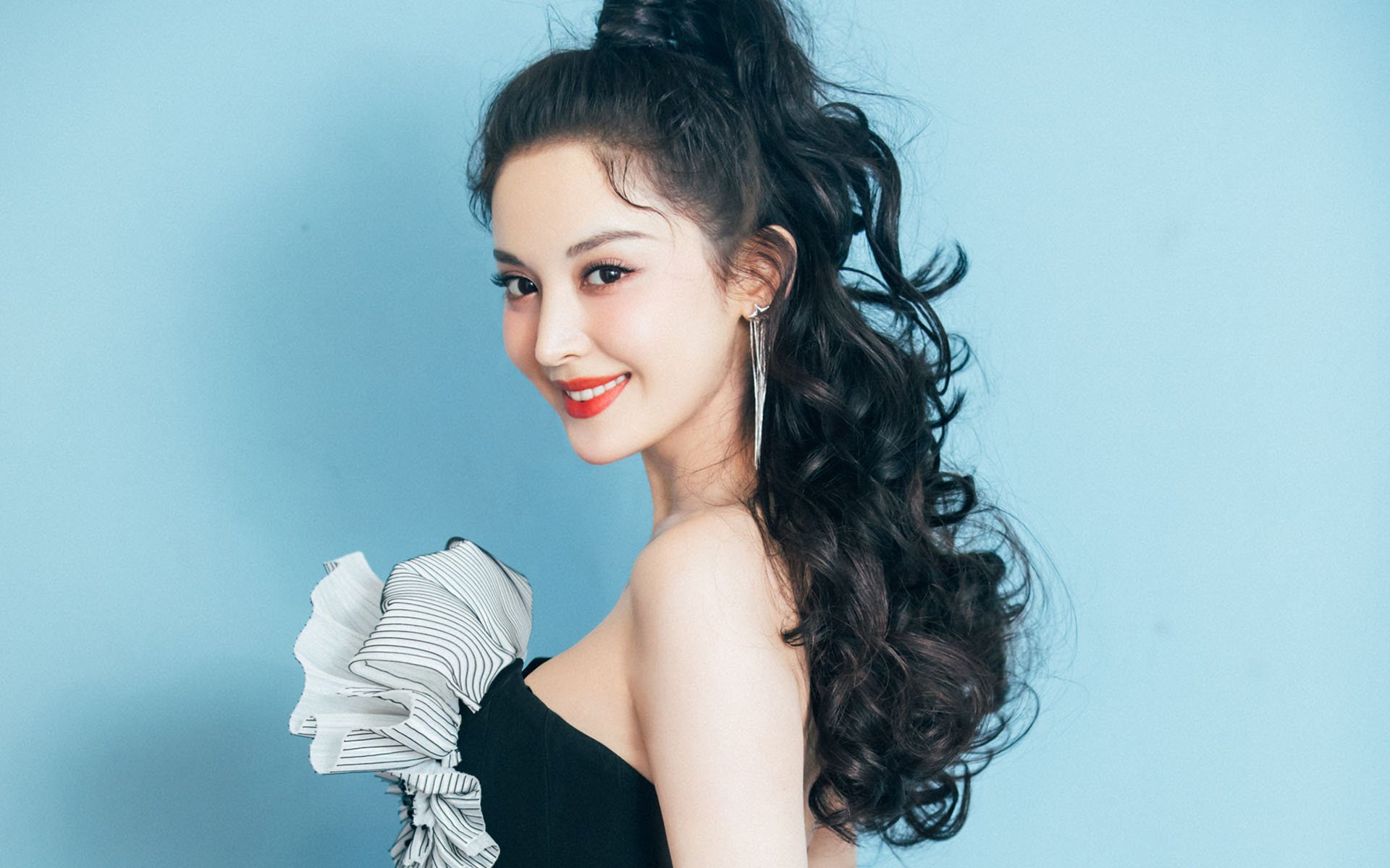 世俱杯2025-阿联酋女篮在亚洲锦标赛中闪耀，迈向奥运舞台